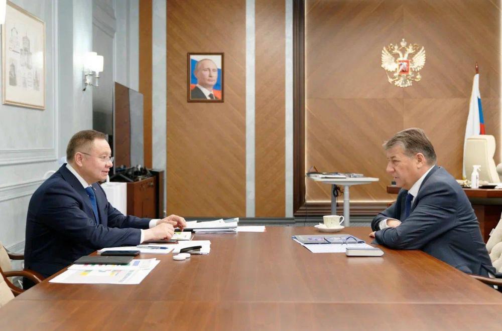 Министр строительства и ЖКХ РФ провел рабочую встречу с гендиректором POZIS