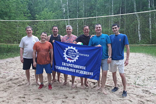 Камазовцы открыли сезон пляжного волейбола