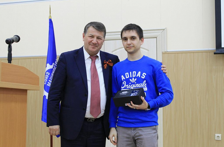 Радик Хасанов провел встречу со студентами КНИТУ-КАИ