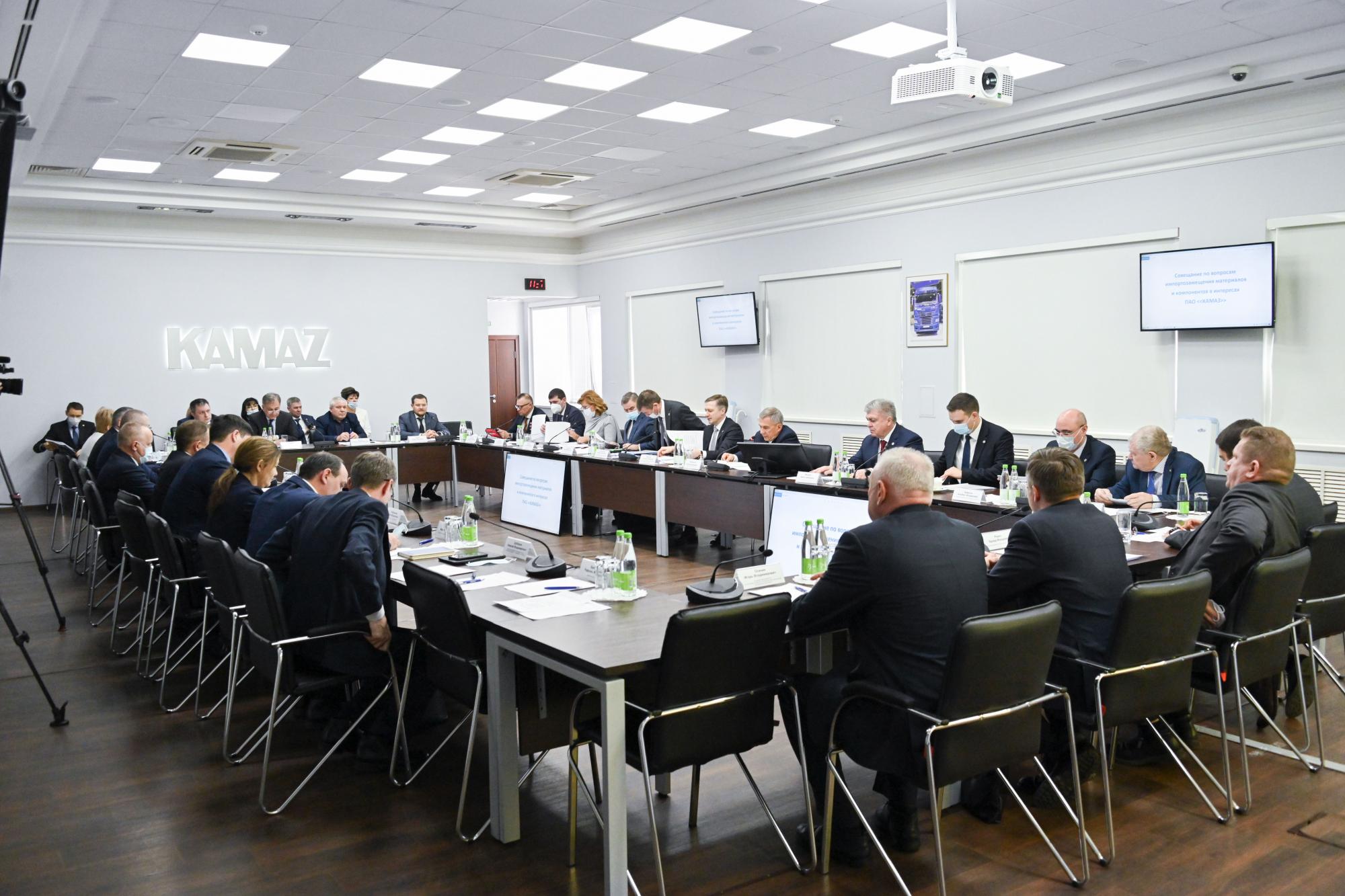 «КАМАЗ» посетил президент Татарстана Рустам Минниханов «КАМАЗ» посетил президент Татарстана Рустам Минниханов