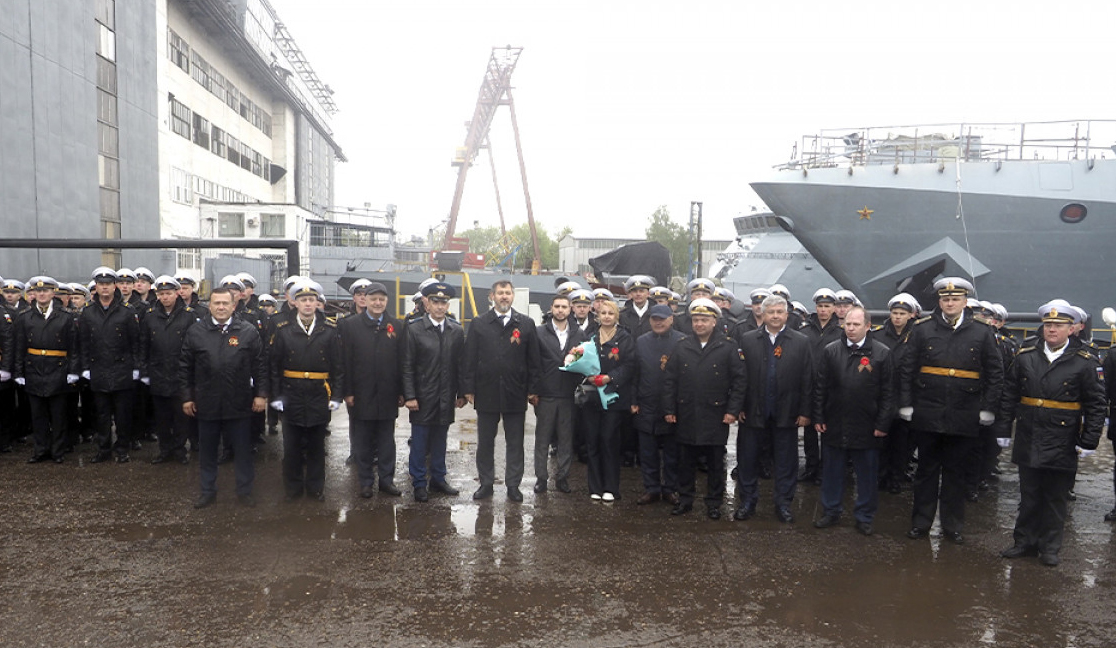 На заводе спустили два новых корабля для Военно-морского флота России На заводе спустили два новых корабля для Военно-морского флота России