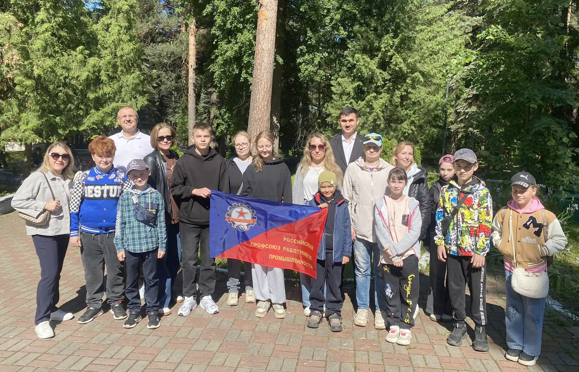 Компания ПОЗиС организовал летний отдых для детей заводчан. Компания ПОЗиС организовал летний отдых для детей заводчан.