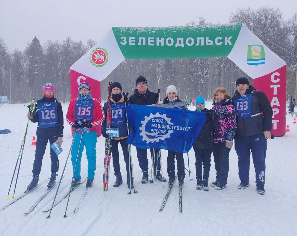 Сегодня на базе спорткомплекса «Маяк» прошла самая масштабная лыжная акция страны - «Лыжня России» Сегодня на базе спорткомплекса «Маяк» прошла самая масштабная лыжная акция страны - «Лыжня России»