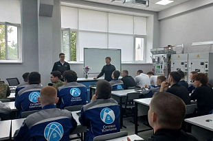 Совет молодёжи Завода двигателей ПАО «КАМАЗ» поздравил студентов с началом учебного года
